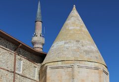 Eşrefoğlu Türbesi