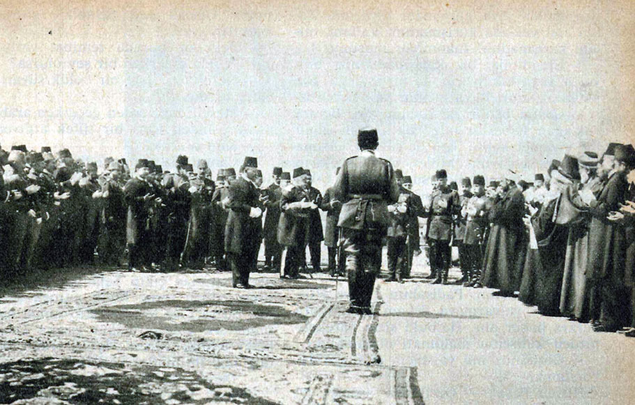 Rumeli seyahatine çıkan Sultan Reşad Han’a, Selanik rıhtımında yapılan dua merasimi