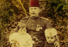 Hüseyin Avni Bey ve çocukları