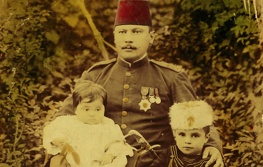 Hüseyin Avni Bey ve çocukları