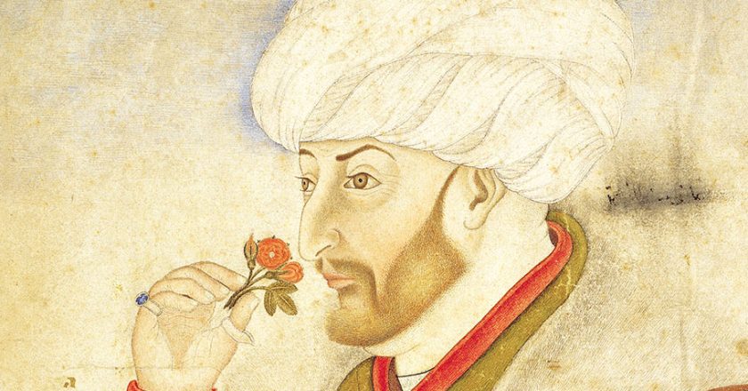 Fatih Sultan Mehmed çiçek koklarken